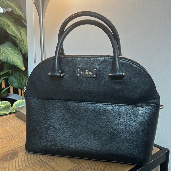 kate spade Handbags - Kate Spade Crossbody Bag | Black